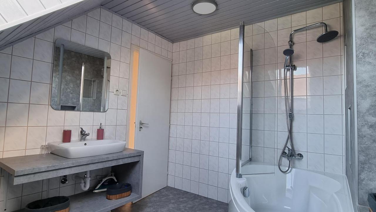 Betti Vendeghaz Apartment ออลโชปาโฮค ภายนอก รูปภาพ