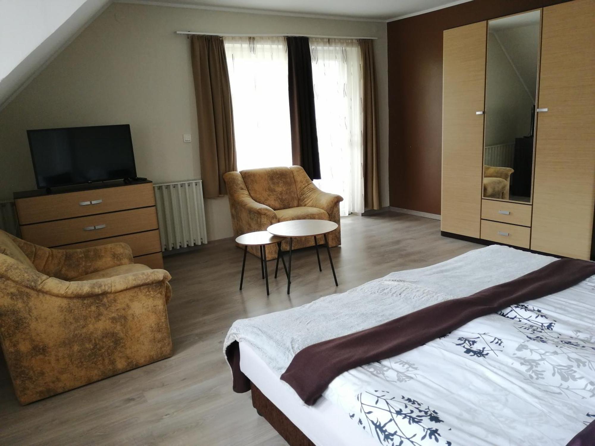 Betti Vendeghaz Apartment ออลโชปาโฮค ภายนอก รูปภาพ