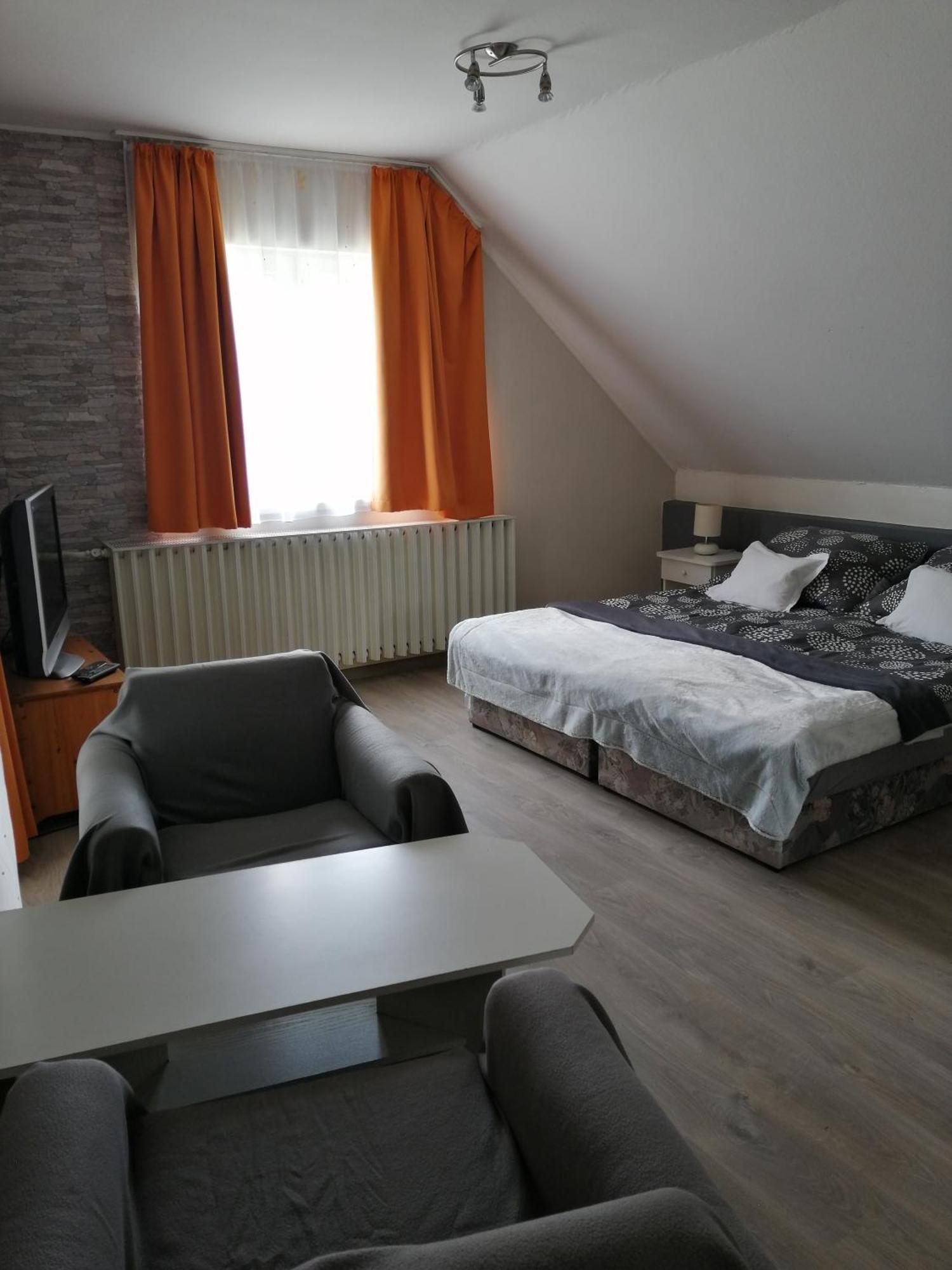 Betti Vendeghaz Apartment ออลโชปาโฮค ภายนอก รูปภาพ